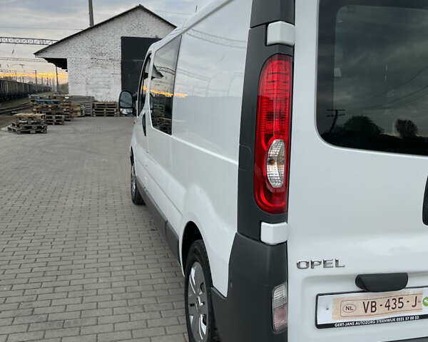 Білий Опель Віваро, об'ємом двигуна 2 л та пробігом 259 тис. км за 14899 $, фото 28 на Automoto.ua