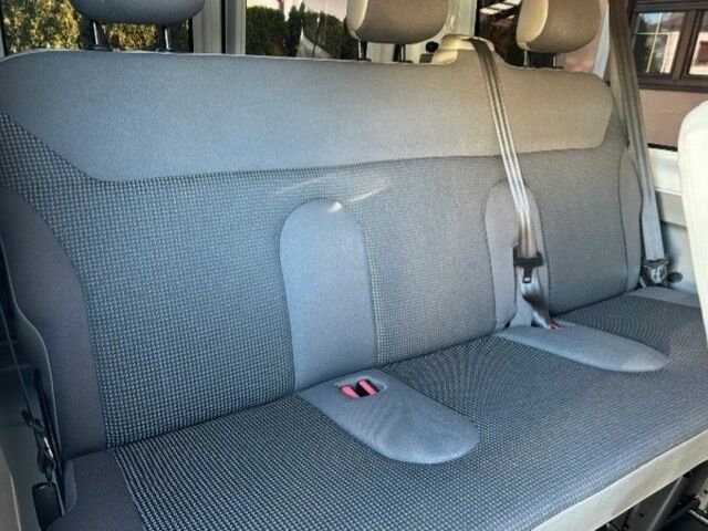 Белый Опель Виваро, объемом двигателя 2 л и пробегом 210 тыс. км за 8500 $, фото 17 на Automoto.ua