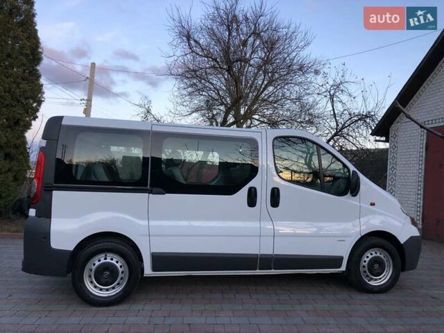 Білий Опель Віваро, об'ємом двигуна 2 л та пробігом 264 тис. км за 14600 $, фото 4 на Automoto.ua