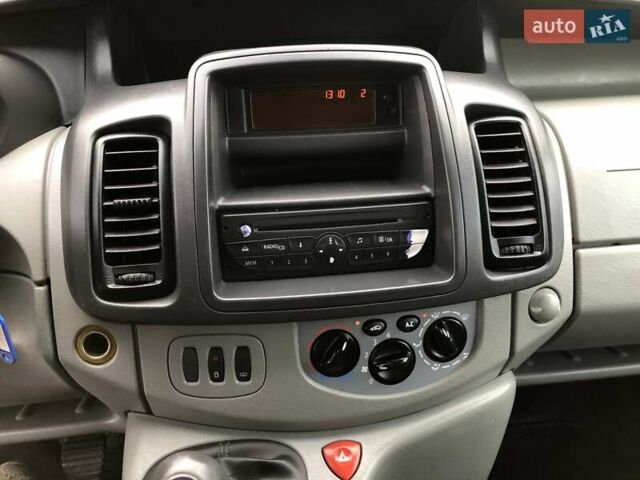 Білий Опель Віваро, об'ємом двигуна 2 л та пробігом 264 тис. км за 14600 $, фото 46 на Automoto.ua