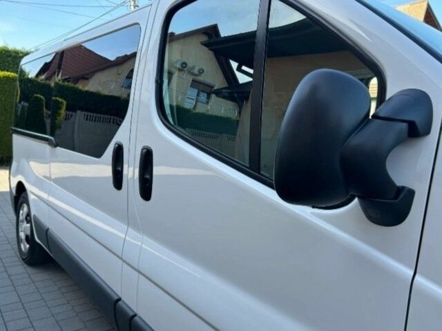 Белый Опель Виваро, объемом двигателя 2 л и пробегом 210 тыс. км за 8500 $, фото 6 на Automoto.ua