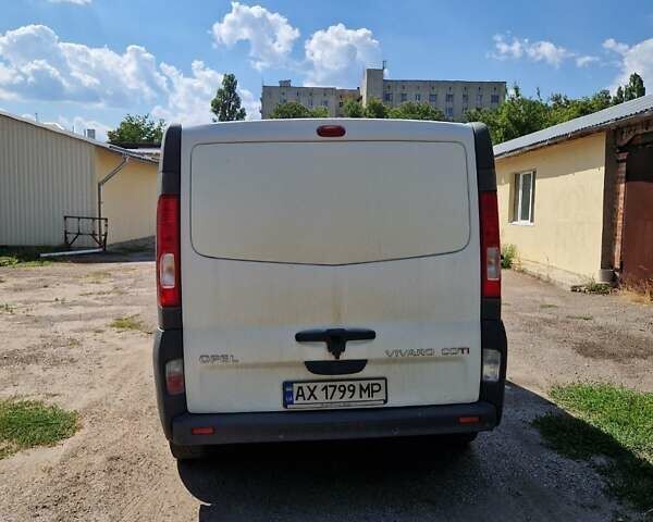 Белый Опель Виваро, объемом двигателя 2 л и пробегом 306 тыс. км за 8000 $, фото 7 на Automoto.ua