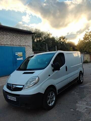 Белый Опель Виваро, объемом двигателя 2 л и пробегом 230 тыс. км за 7300 $, фото 7 на Automoto.ua