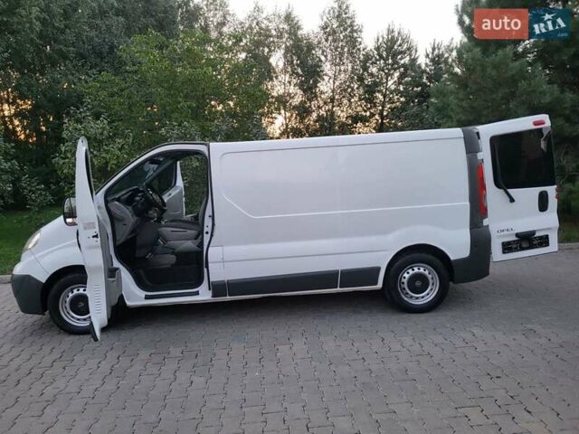 Білий Опель Віваро, об'ємом двигуна 2 л та пробігом 242 тис. км за 9888 $, фото 64 на Automoto.ua