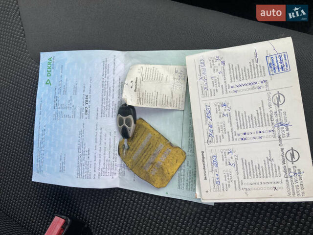 Білий Опель Віваро, об'ємом двигуна 2 л та пробігом 236 тис. км за 11200 $, фото 17 на Automoto.ua
