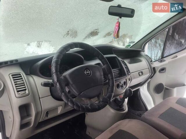 Белый Опель Виваро, объемом двигателя 2 л и пробегом 229 тыс. км за 8999 $, фото 54 на Automoto.ua