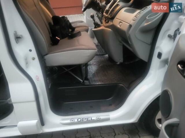 Белый Опель Виваро, объемом двигателя 2 л и пробегом 265 тыс. км за 13300 $, фото 80 на Automoto.ua