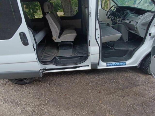 Білий Опель Віваро, об'ємом двигуна 2 л та пробігом 268 тис. км за 11000 $, фото 8 на Automoto.ua