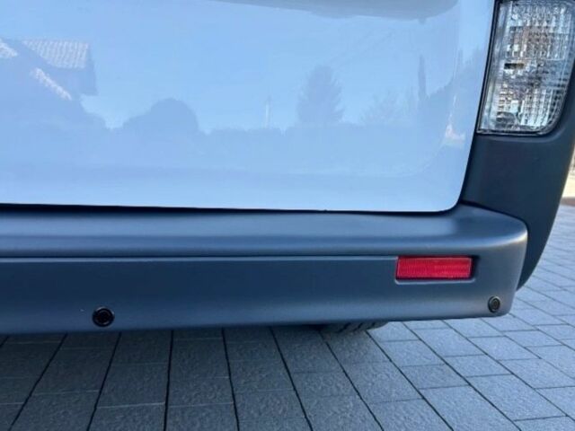 Белый Опель Виваро, объемом двигателя 2 л и пробегом 210 тыс. км за 8500 $, фото 10 на Automoto.ua