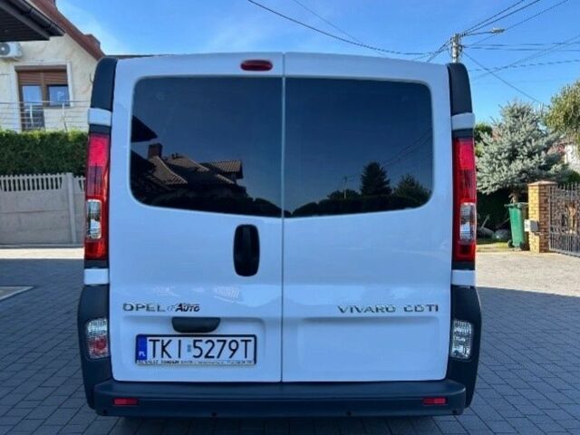 Белый Опель Виваро, объемом двигателя 2 л и пробегом 210 тыс. км за 8500 $, фото 4 на Automoto.ua