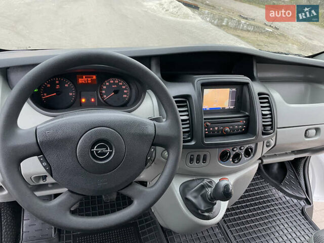 Білий Опель Віваро, об'ємом двигуна 2 л та пробігом 259 тис. км за 14899 $, фото 45 на Automoto.ua