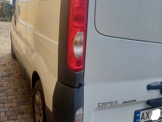 Белый Опель Виваро, объемом двигателя 2 л и пробегом 350 тыс. км за 10500 $, фото 3 на Automoto.ua