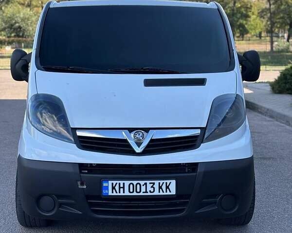 Белый Опель Виваро, объемом двигателя 2 л и пробегом 243 тыс. км за 11200 $, фото 17 на Automoto.ua