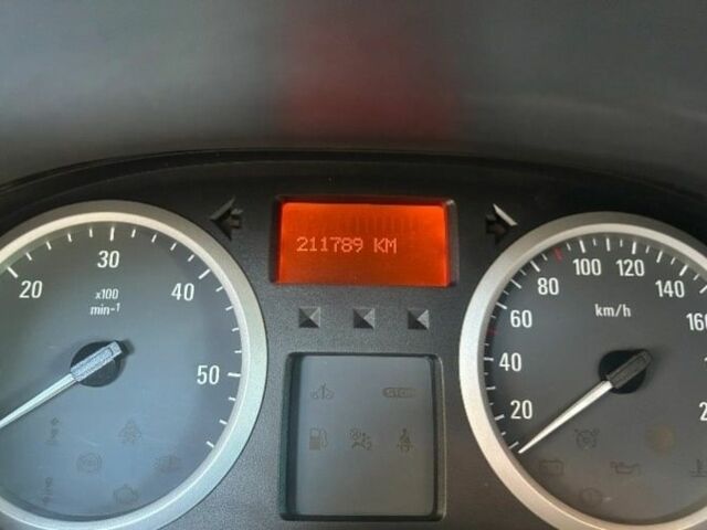 Белый Опель Виваро, объемом двигателя 2 л и пробегом 210 тыс. км за 8500 $, фото 20 на Automoto.ua