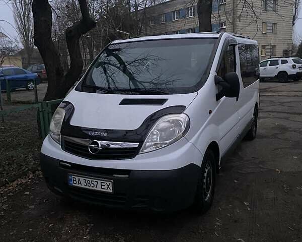 Белый Опель Виваро, объемом двигателя 2 л и пробегом 390 тыс. км за 11000 $, фото 15 на Automoto.ua