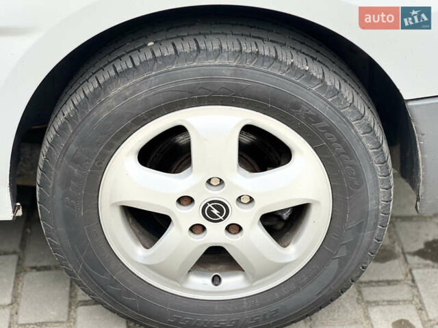 Белый Опель Виваро, объемом двигателя 2 л и пробегом 244 тыс. км за 13000 $, фото 19 на Automoto.ua