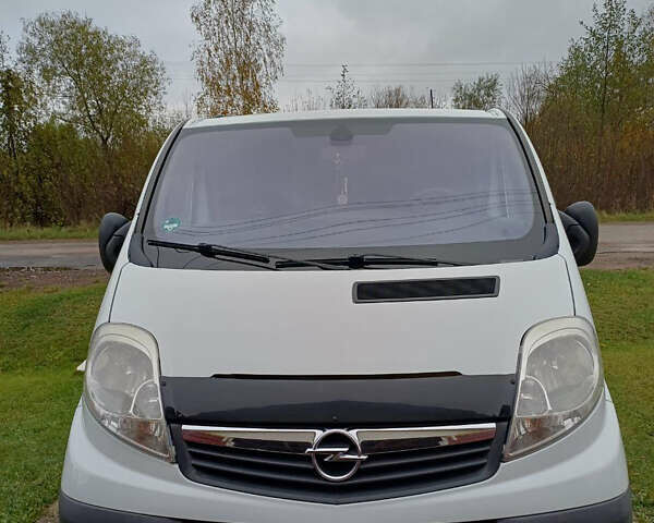 Опель Виваро 2013 в Ровно на Automoto.ua Белый Опель Виваро, объемом двигателя 2 л и пробегом 251 тыс. км за 14500 $, фото 1 на Automoto.ua