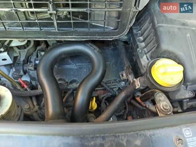 Белый Опель Виваро, объемом двигателя 2 л и пробегом 230 тыс. км за 10550 $, фото 6 на Automoto.ua