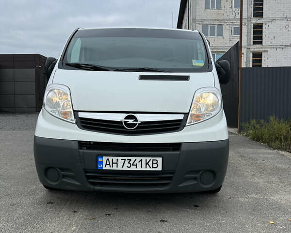 Опель Виваро 2013 в Киеве на Automoto.ua Белый Опель Виваро, объемом двигателя 2 л и пробегом 96 тыс. км за 13999 $, фото 1 на Automoto.ua