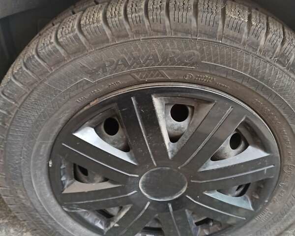 Белый Опель Виваро, объемом двигателя 2 л и пробегом 230 тыс. км за 10550 $, фото 3 на Automoto.ua