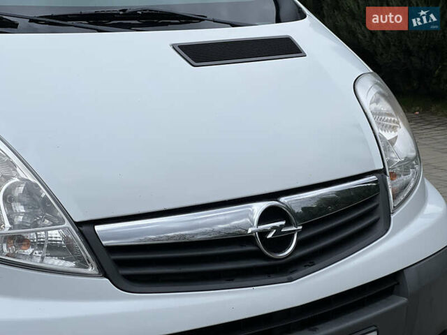 Белый Опель Виваро, объемом двигателя 2 л и пробегом 244 тыс. км за 13000 $, фото 23 на Automoto.ua