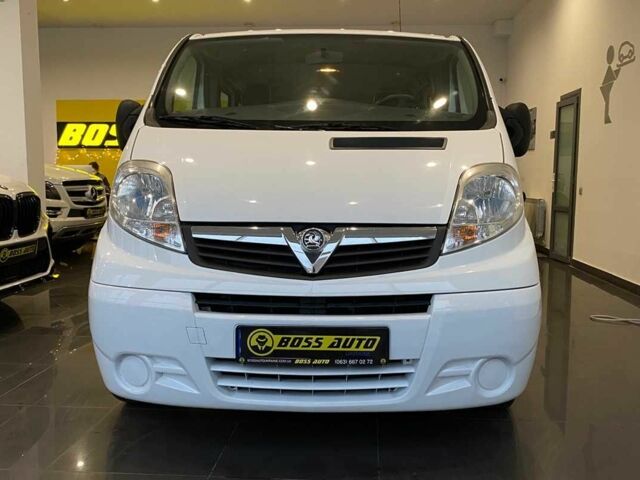 Белый Опель Виваро, объемом двигателя 2 л и пробегом 160 тыс. км за 13600 $, фото 1 на Automoto.ua