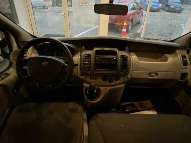 Белый Опель Виваро, объемом двигателя 2 л и пробегом 160 тыс. км за 13600 $, фото 9 на Automoto.ua