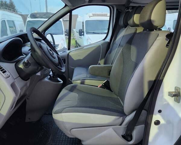 Опель Виваро 2013 в Дубно на Automoto.ua Белый Опель Виваро, объемом двигателя 2 л и пробегом 209 тыс. км за 13900 $, фото 14 на Automoto.ua