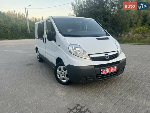 Білий Опель Віваро, об'ємом двигуна 2 л та пробігом 133 тис. км за 12222 $, фото 3 на Automoto.ua