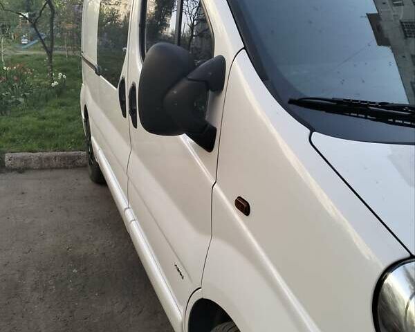 Белый Опель Виваро, объемом двигателя 2 л и пробегом 200 тыс. км за 15200 $, фото 7 на Automoto.ua