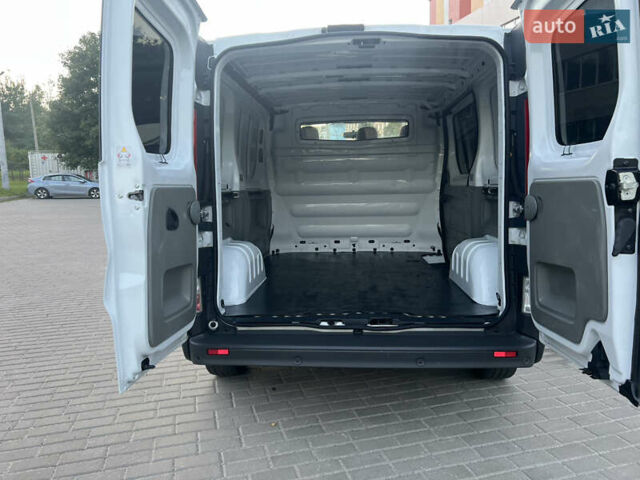 Білий Опель Віваро, об'ємом двигуна 2 л та пробігом 133 тис. км за 12222 $, фото 40 на Automoto.ua