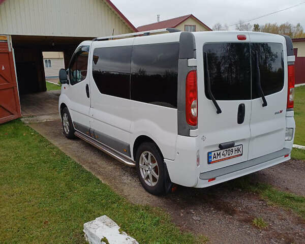 Опель Виваро 2013 в Ровно на Automoto.ua Белый Опель Виваро, объемом двигателя 2 л и пробегом 251 тыс. км за 14500 $, фото 4 на Automoto.ua