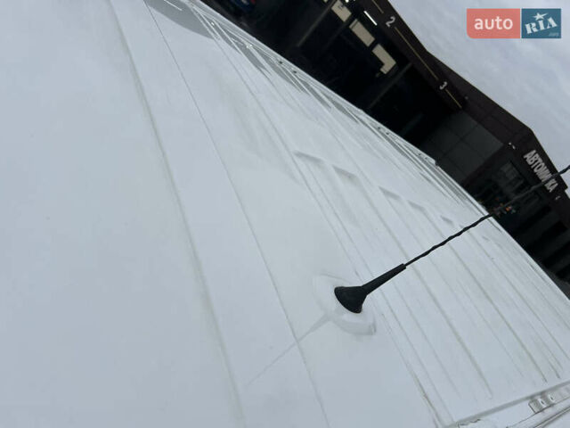 Опель Виваро 2013 в Киеве на Automoto.ua Белый Опель Виваро, объемом двигателя 2 л и пробегом 96 тыс. км за 13999 $, фото 13 на Automoto.ua