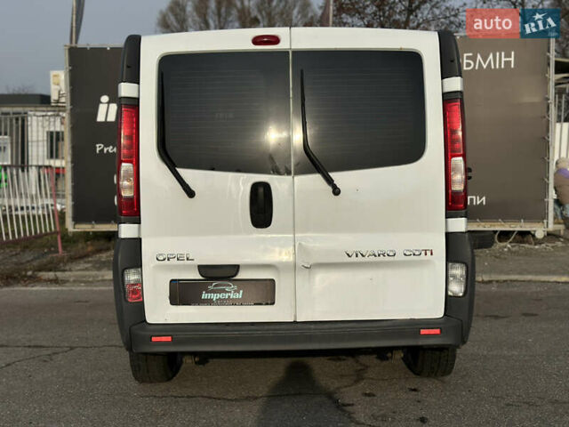 Білий Опель Віваро, об'ємом двигуна 2 л та пробігом 390 тис. км за 10999 $, фото 4 на Automoto.ua