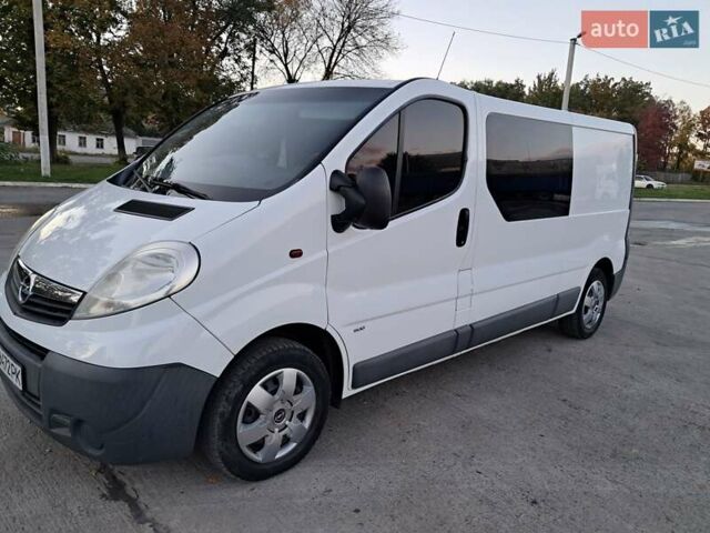 Белый Опель Виваро, объемом двигателя 2 л и пробегом 280 тыс. км за 12900 $, фото 12 на Automoto.ua