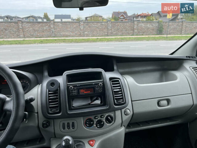 Опель Виваро 2013 в Киеве на Automoto.ua Белый Опель Виваро, объемом двигателя 2 л и пробегом 96 тыс. км за 13999 $, фото 6 на Automoto.ua