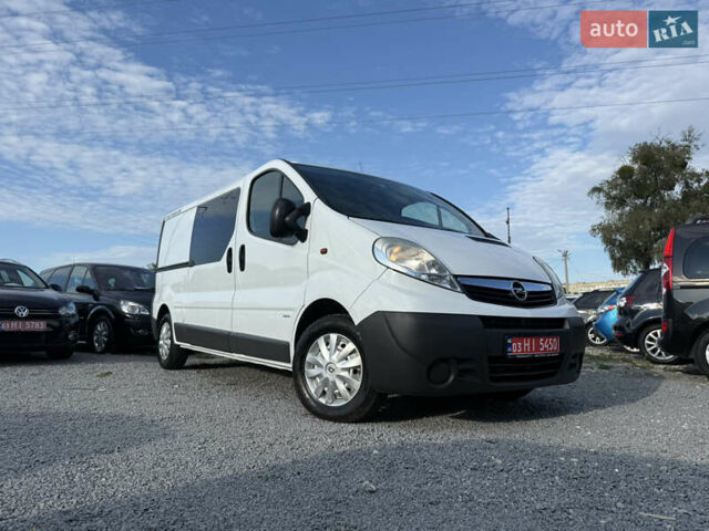 Белый Опель Виваро, объемом двигателя 2 л и пробегом 119 тыс. км за 14300 $, фото 7 на Automoto.ua
