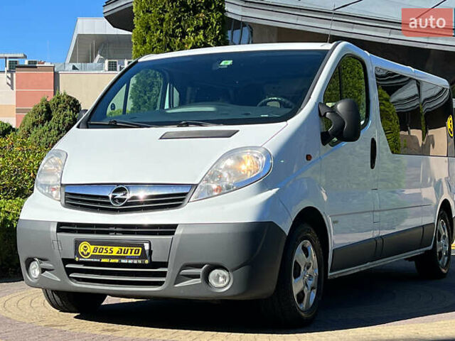 Белый Опель Виваро, объемом двигателя 2 л и пробегом 225 тыс. км за 13999 $, фото 2 на Automoto.ua