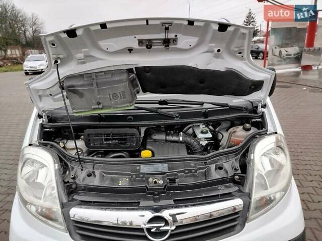 Белый Опель Виваро, объемом двигателя 2 л и пробегом 290 тыс. км за 13650 $, фото 28 на Automoto.ua