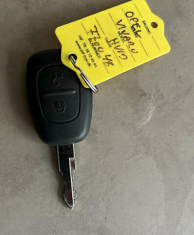 Опель Виваро 2013 в Киеве на Automoto.ua Белый Опель Виваро, объемом двигателя 2 л и пробегом 96 тыс. км за 13999 $, фото 26 на Automoto.ua