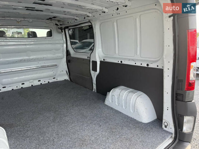 Белый Опель Виваро, объемом двигателя 2 л и пробегом 119 тыс. км за 14300 $, фото 18 на Automoto.ua