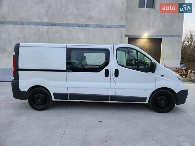 Опель Виваро 2013 в Дубно на Automoto.ua Белый Опель Виваро, объемом двигателя 2 л и пробегом 209 тыс. км за 13900 $, фото 3 на Automoto.ua