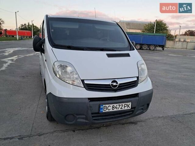 Белый Опель Виваро, объемом двигателя 2 л и пробегом 280 тыс. км за 12900 $, фото 10 на Automoto.ua
