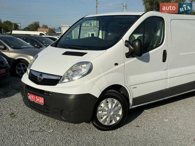 Белый Опель Виваро, объемом двигателя 2 л и пробегом 119 тыс. км за 14300 $, фото 31 на Automoto.ua