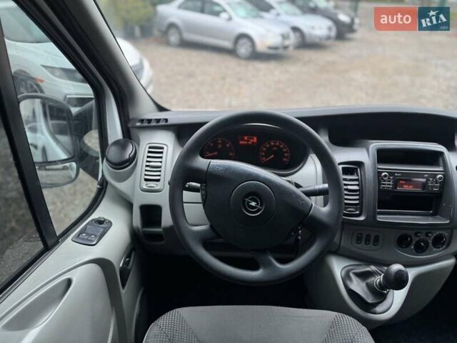 Білий Опель Віваро, об'ємом двигуна 2 л та пробігом 290 тис. км за 12900 $, фото 10 на Automoto.ua