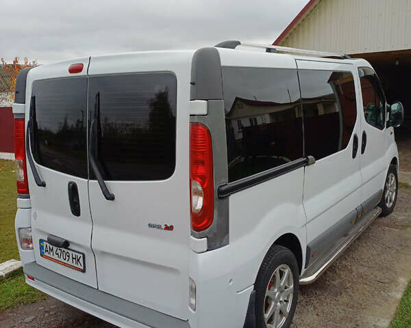 Опель Виваро 2013 в Ровно на Automoto.ua Белый Опель Виваро, объемом двигателя 2 л и пробегом 251 тыс. км за 14500 $, фото 3 на Automoto.ua