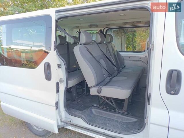 Белый Опель Виваро, объемом двигателя 2 л и пробегом 161 тыс. км за 13300 $, фото 3 на Automoto.ua
