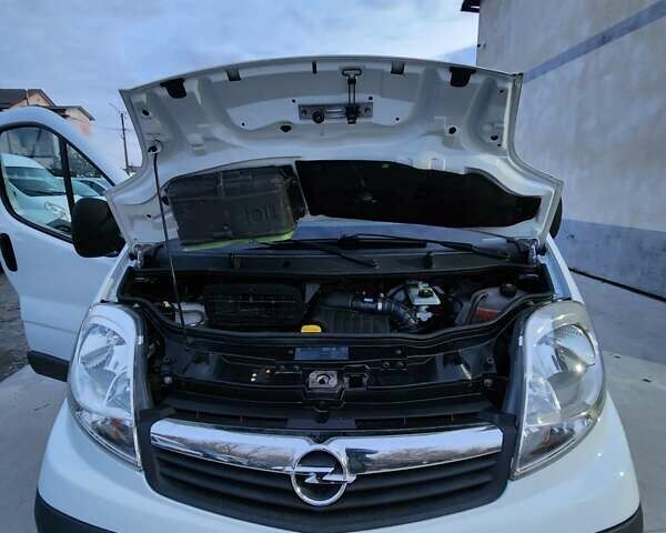 Опель Виваро 2013 в Дубно на Automoto.ua Белый Опель Виваро, объемом двигателя 2 л и пробегом 209 тыс. км за 13900 $, фото 15 на Automoto.ua