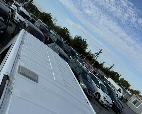 Белый Опель Виваро, объемом двигателя 2 л и пробегом 119 тыс. км за 14300 $, фото 26 на Automoto.ua