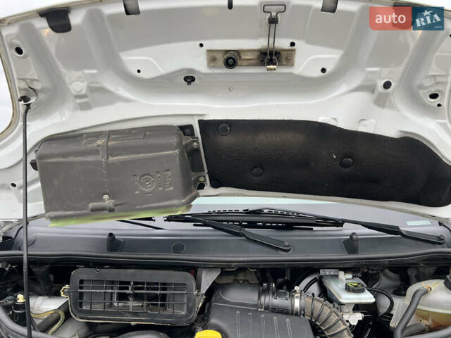 Опель Виваро 2013 в Киеве на Automoto.ua Белый Опель Виваро, объемом двигателя 2 л и пробегом 96 тыс. км за 13999 $, фото 10 на Automoto.ua